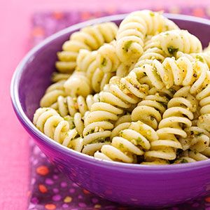 Top Folate Food for Healthy Pregnancy Foods High In Folate, Foods For Pregnancy, Folate Foods, Healthy Pregnancy Diet, Best Italian Food, Pistachio Pesto, Nut Recipes, Pregnancy Food, Pregnant Diet