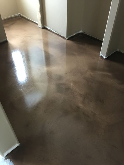 Bronze Epoxy Floor, Brown Epoxy Floor, Epoxy House Floor Concrete, Matte Epoxy Floors In Home, Metallic Epoxy Floor Basement, Metallic Epoxy Floor Garage, Metallic Epoxy Floor, Decoration Beton, Concrete Stained Floors