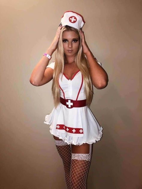 Hot Nurse Costume, List Of Halloween Costumes, Costumes Faciles, Maid Halloween, Costumes For Teenage Girl, College Halloween Costumes, Nurse Halloween Costume, Hot Halloween, Hot Halloween Outfits