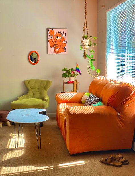 Garfield Bedroom, Garfield Room Decor, Garfield Coffee Table, Garfield Kitchen, Garfield House Decor, Vintage 70s Aesthetic, Living Room 70s, Room Aesthetic Dark, 70s Orange Couch