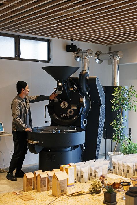 Nagasawa Coffee – Arii Irie Architects Roastery Design, Coffee Roasting Room, Coffee Roasting Machine, Coffee Bean Roasters, Coffee Roastery, Coffee Farm, Coffee Business, Coffee Store, Coffee Roaster