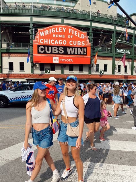 Baseball game outfit Chicago Baseball Game Outfit, Mens Baseball Game Outfit, Baseball Games Outfit, Cubs Game Aesthetic, Preppy Baseball Game Outfit, Mets Game Outfit Women, Baseball Game Picture Ideas, Baseball Game Date Outfit, Cute Baseball Game Outfit Summer