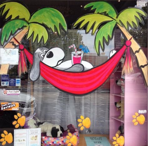 Summer Window Decoration Kindergarten, Beach Window Painting, Spring Window Art Ideas, Window Painting Summer, Summer Window Decorations, Summer Window Painting Ideas, Summer Window Art, Summer Window Painting, Spring Window Painting