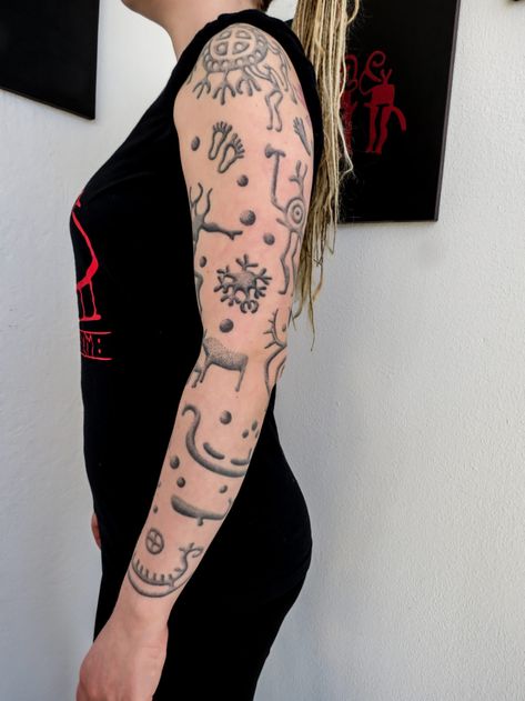 Maria Tattoo, Slavic Tattoo, Pagan Tattoo, Petroglyphs Art, Bone Tattoos, Nordic Tattoo, Norse Pagan, Norse Tattoo, Viking Tattoos