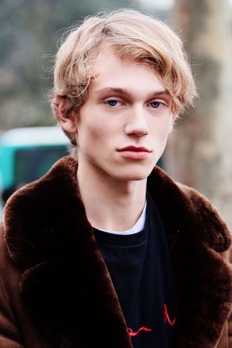 Name: Ruben Pol  DOB: September 16, 1996  From: Netherlands  Ethnicity: Dutch  Hair: Blonde  Eyes: Blue  Height: 6’2” Measurements: 36-30-36 Dutch Hair, Dutch Guys, Random Faces, Male Hairstyles, Androgynous Models, Models Backstage, Long Blond, Blonde Boys, Blonde Model