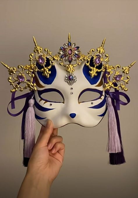 Topeng Aesthetic, Kitsune Mask Aesthetic, Mascara Design Ideas, Maskerade Mask, Masquerade Mask Diy, Aesthetic Mask, Anime Eye Makeup, Mask Aesthetic, Kitsune Mask