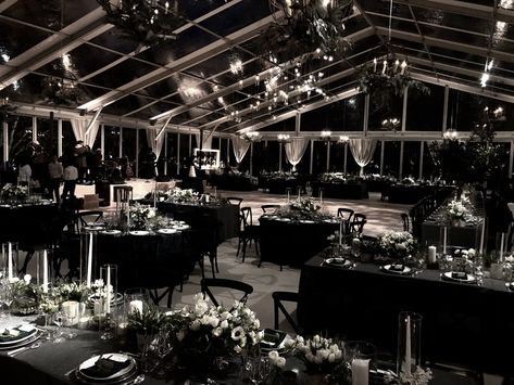 Cocktail Catering, Dark Romantic Wedding, Gothic Wedding Theme, Dark Wedding Theme, Black Wedding Decorations, Black And White Wedding Theme, White Wedding Theme, Goth Wedding, Dark Wedding