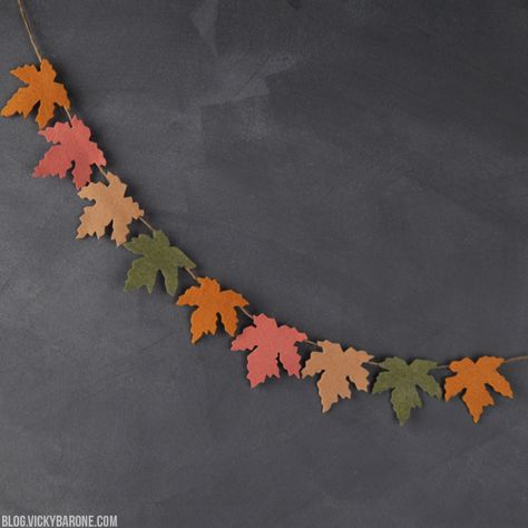 Felt Leaf Garland, Leaf Craft, Felt Leaf, Diy Glue, Christmas Prep, Happy November, Felt Leaves, Xmas Trees, Leaf Crafts