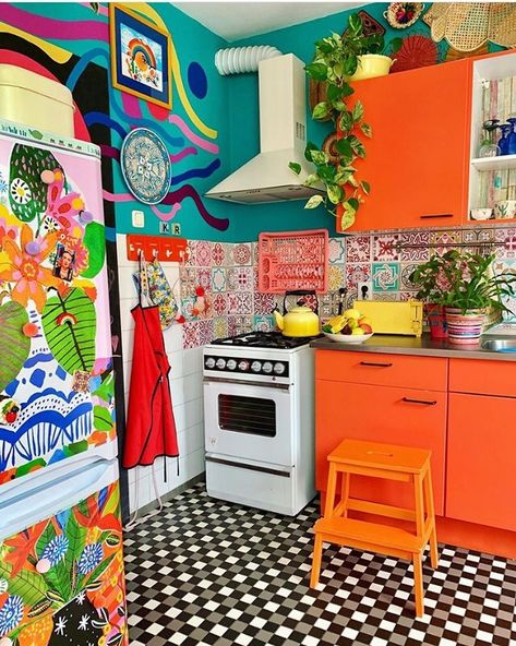 Kitchen Island Colors, Decoration Ideas Kitchen, Island Colors, Kitchen Decoration Ideas, Kitchen Remodeling Ideas, Funky Kitchen, Whimsical Kitchen, Kitchen Gallery Wall, Bold Kitchen