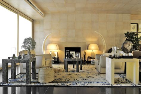 A casa di… Giorgio Armani - Casa & Design Armani Interior Design, Armani Interiors, Armani Home, Armani Casa, Arizona House, Hall And Living Room, Tadao Ando, Contemporary Fireplace, Private Home