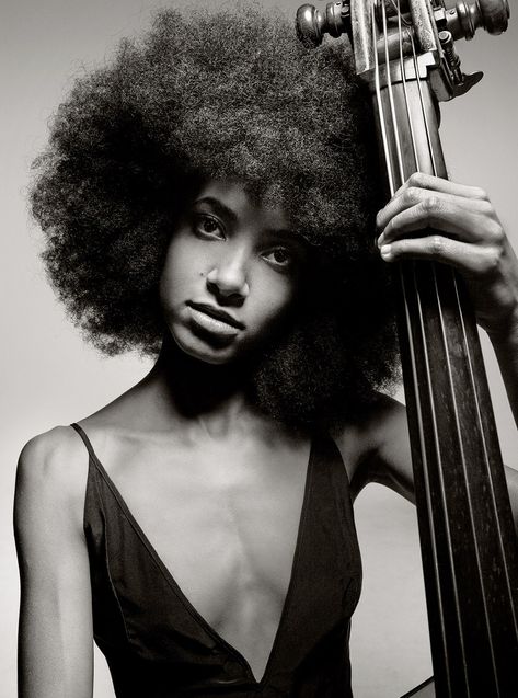 Esperanza Spalding, Arte Jazz, Musician Portraits, Jazz Art, Jazz Artists, Soul Jazz, Jazz Club, Jazz Musicians, Jazz Blues