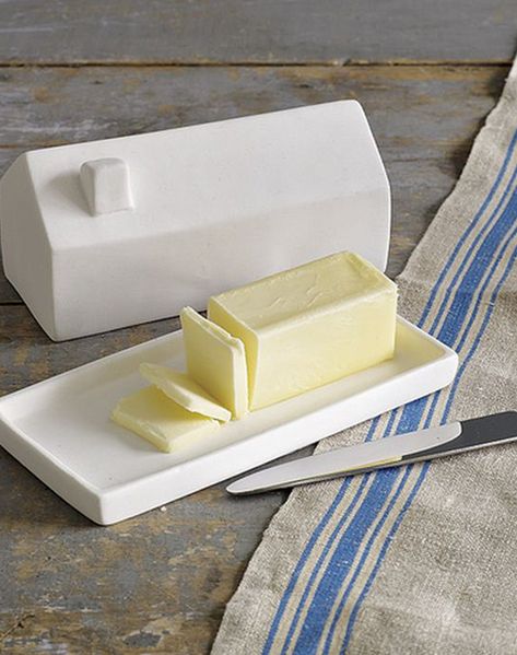 The 10 Rules of Butter Diy Keramik, Ceramic Butter Dish, Keramik Design, Ceramic Houses, Ceramics Ideas Pottery, Pottery Designs, Little Houses, Kitchen Stuff, Clay Projects