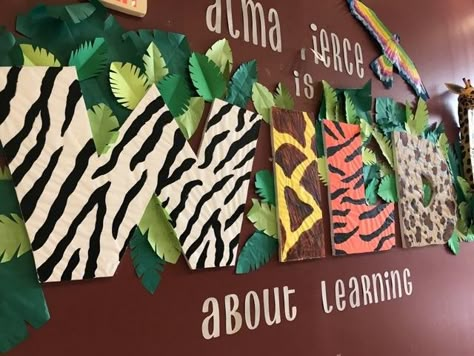 Wild About Reading Bulletin Boards, Wild Animal Bulletin Board Ideas, Animal Themed Bulletin Boards, Jungle Theme School Decorations, Wild About Reading Theme, Animal Theme Classroom Decorations, Wild About Learning Bulletin Board, Jungle Themed Classroom Ideas, Wildlive Vbs Decorations