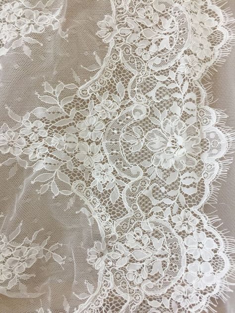 Lace Shrug, Lace Table Runners, Alencon Lace, Lace Table, Scalloped Trim, Antique Lace, Vintage Crafts, Lace Weddings, Lace Fashion