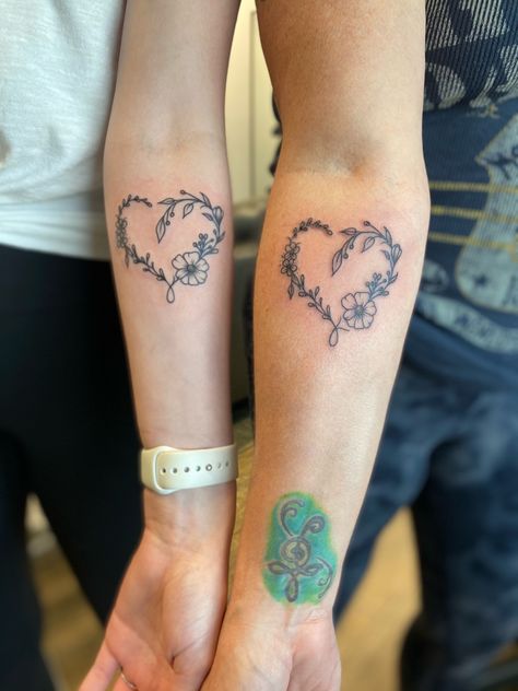 Mom And Sisters Tattoo, Mother Daughter Tattoos Wrist, Mom And Daughter Tattoos Meaningful, Small Tattoo Inspo Women, Matching Tattoos With Mum, Mother And Daughter Tattoos Meaningful, Small Matching Sister Tattoos, Matching Mother Daughter Tattoos Meaningful, Matching Tattoos For Mom And Daughter