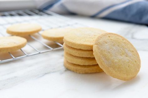 National Shortbread Day: Celebrate with this easy recipe for the famous Scottish buttery biscuit treat | Press and Journal Easy Homemade Biscuits, Lemon Shortbread Cookies, Shortbread Recipe, Best Sugar Cookie Recipe, Shortbread Biscuits, Vegan Ingredients, Buttery Biscuits, Shortbread Recipes, Best Sugar Cookies