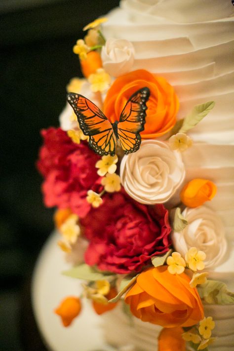 Monarch Butterfly Birthday Cake, Monarch Butterfly Wedding Decorations, Orange Butterfly Party, Monarch Butterfly Decorations, Monarch Butterfly Party Decorations, Monarch Baby Shower Ideas, Monarch Butterfly Party Ideas, Monarch Butterfly Decor, Monarch Butterfly Baby Shower Ideas