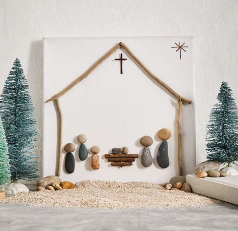 Rock Nativity Scene Stones, Pebble Nativity Scene, Nativity Pebble Art, Rock Crafts To Sell, Rock People Craft Pebble Art, Stone Crafts Ideas, Stone Crafts Diy, Pebble Art Ideas Diy, Rock Nativity