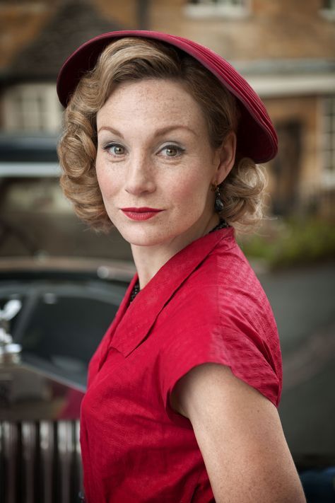 Emer Kenny, Mystery Tv Shows, British Mysteries, Nancy Carroll, Gum Shoes, Father Brown, Tv Detectives, Elegant Wardrobe, 1940's Style