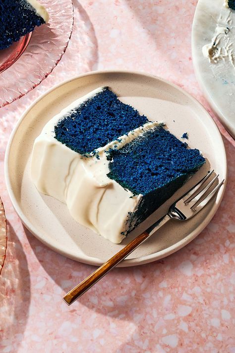 Blue Velvet Cake Recipe, Traditional Red Velvet Cake, Blue Velvet Cake, Blue Velvet Cakes, Velvet Cake Recipes, Dessert Recipies, Blue Desserts, Cake Recipes From Scratch, Blue Cakes