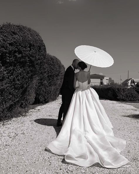 Lainy Hedaya Hoffstein on Instagram: “My favorite shot from our wedding. 😍♥️” Wedding Goals, Wedding Mood, Italian Wedding, Dreamy Wedding, Wedding Shots, Wedding Pics, Dream Wedding Dresses, Wedding Photoshoot, Wedding Shoot