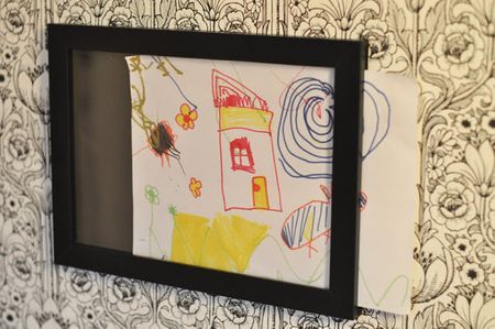 Frame-holder for kids drawings - IKEA Hackers Change Artwork, Ikea Picture Frame, Kids Picture Frames, Ikea Hack Kids, Change Art, Baby Picture Frames, Art Display Kids, Drawing Frames, Diy Picture Frames