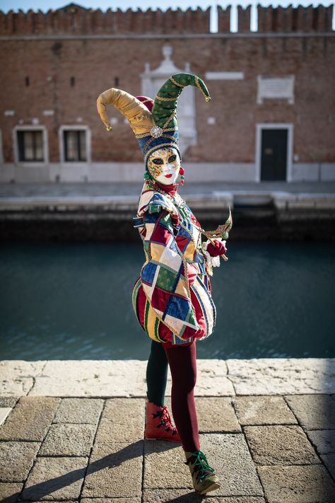 Italian Carnival Costumes, Venetian Costumes Carnival Of Venice, Venice Carnival Aesthetic, Carnival Costumes Ideas, Venetian Carnival Costume, Venice Photo Ideas, Venice Photoshoot, Italian Event, Italy Carnival