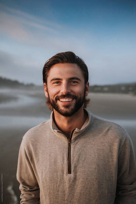 Men Smiling Photography, Lifestyle Headshots Men, People Smiling Photography, Beach Portraits Men, Male Outdoor Headshots, Happy Person Photography, Happy Man Photography, Beach Photography Men, People Photography Faces