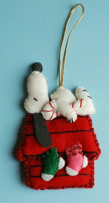 Christmas Felt, Felt Christmas Decorations, Peanuts Christmas, Felt Ornament, Ornament Ideas, Snoopy Christmas, Felt Decorations, Felt Christmas Ornaments, Christmas Ornaments Homemade