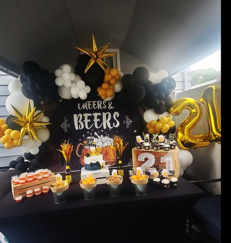 Black, gold and white Balloons. 21st Birthday,  cheers and Beers backdrop Cheers And Beers Balloons Garland, Cheer And Beers Party Ideas, Cheers And Beers Party Decorations, Cheers And Beers Party, Beer Themed Birthday Party, Beer Party Decorations, Cheers And Beers Birthday, Party Design Ideas, Decor For Party