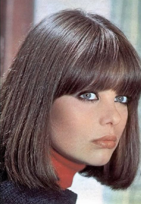 Marie Grippon, Shaggy Bob Haircut, Ornella Muti, 60s Hair, Mongolian Beef, Bob Haircut With Bangs, Bob With Bangs, Short Bob Haircuts, Retro Hairstyles