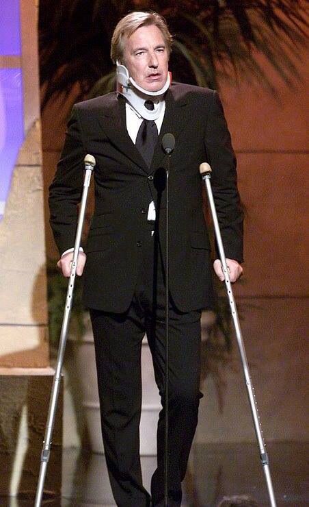 September 23, 2000 at the 15th Annual American Cinematheque Awards. Mr. Rickman was pretending to be injured after his fall from the Nakatomi building as Hans Gruber in "Die Hard." Alan Rickman Always, Hans Gruber, Alan Rickman Movies, Professor Severus Snape, Alan Rickman Severus Snape, Severus Rogue, Snape Harry Potter, Snape Harry, Images Harry Potter