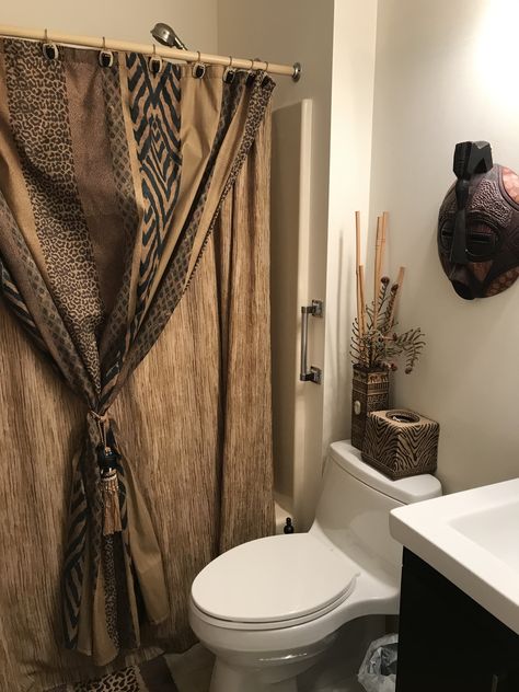 Safari Bathroom Ideas Decor, Safari Home Decor African Style, African Bathroom Decor Ideas, Safari Bathroom Ideas, African Shower Curtain Bathroom, Safari Bathroom, Safari Bedroom Decor, Animal Print Bathroom, Fall Shower Curtain