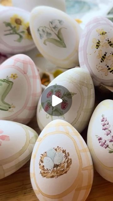 Painted Eggs Art, Watercolor Eggs, Egg Watercolor, Easter Egg Ornaments, Wood Eggs, Easter Eggs Diy, Spring Equinox, Easter Craft, Watercolor Ideas