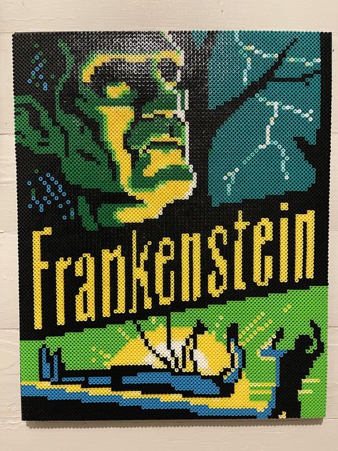 Frankenstein Poster, Estilo Vans, Beads Patterns, Perler Art, Perler Bead Templates, Pixel Crochet, Pixel Art Grid, Diy Perler Beads, Pixel Pattern