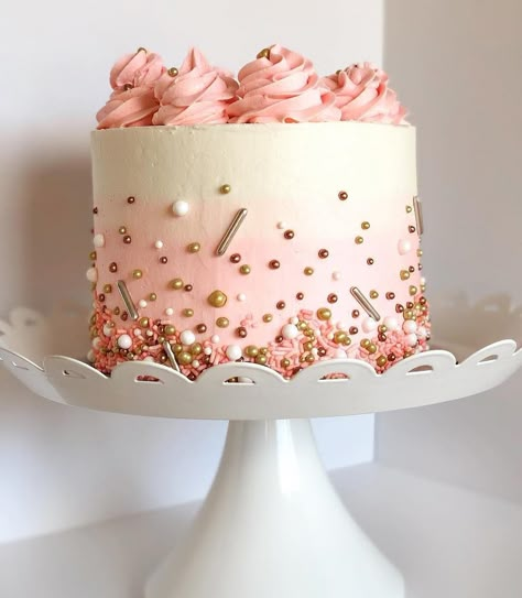 Beautiful pastel #cake by @cakemecarrie featuring fun #srpinkles by the @neonyolkshop in instagram. Such pretty #pink #ombre! Cake Design Pink, Pastel Cake, Inside Cake, Birthday Cake Design, Mini Torte, Pastel Cakes, Pink Birthday Cakes, Sprinkle Cake, Beautiful Birthday Cakes