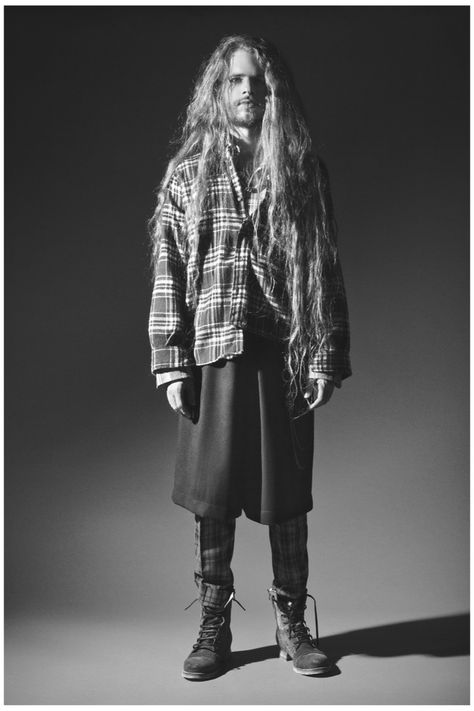 90s Men Grunge, Korean Street Fashion Grunge, 80s Grunge Fashion, Grunge 90s Outfits, Grunge Fashion Winter, 90s Fashion Grunge 1990s, Grunge 1990s, 90s Fashion Models, Men Grunge