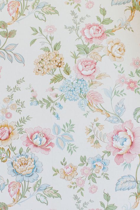 Flower Pattern Illustration, Vintage Floral Backgrounds, French Chateau Wedding, Last Moment, Chateau Wedding, Dots Wallpaper, Baby Flower, French Chateau, French Wedding