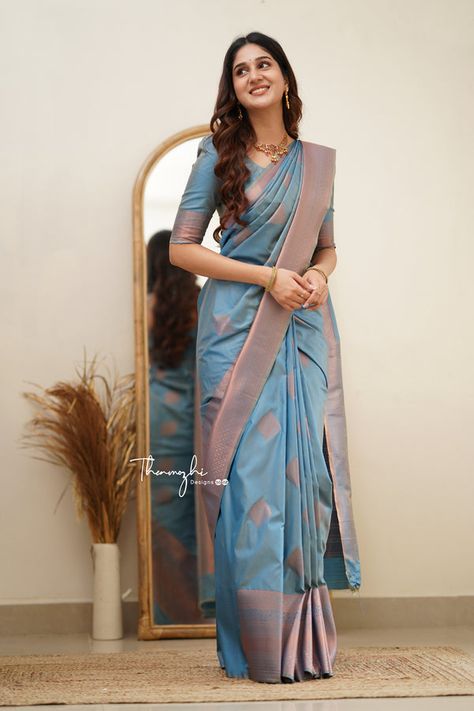 Saree Wearing Styles, Sarees For Girls, Simple Saree Designs, Traditional Blouse Designs, Fashionable Saree Blouse Designs, Fancy Sarees Party Wear, Simple Sarees, Half Saree Designs, Indian Fashion Saree