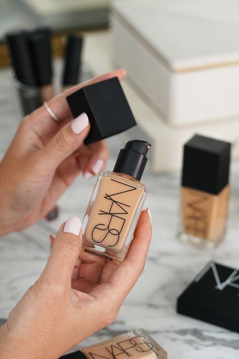 Nars Reflecting Foundation, Best Foundation 2023, Foundation Aesthetic, Nars Light Reflecting Foundation, 2023 Beige, Best High End Makeup, Makeup Luxury, Nars Foundation, Nars Sheer Glow Foundation