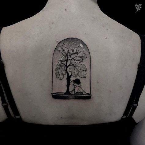 𝔖𝔷𝔬𝔣𝔦 on Instagram: “Tattoo based on the book called “The Bell Jar” by the wonderful Sylvia Plath, one of my favourite poets & writers. Many thanks for Lili for…” The Bell Jar Tattoo, Bell Jar Tattoo, Sylvia Plath Tattoo, Bell Jar Sylvia Plath, Jar Tattoo, Instagram Tattoo, The Bell Jar, Time Tattoos, Sylvia Plath