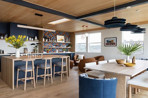 malibu fun — Raili CA Design Raili Clasen, Building Crafts, Cool Bookshelves, Los Angeles Design, Bookshelf Design, Linear Pendant, Wood Construction, Home Look, New Furniture