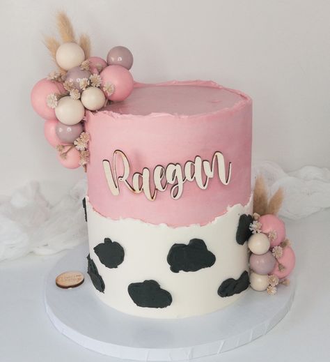 Cowgirl Birthday Decorations, Cowgirl Birthday Party Cake, Strawberry Cow Birthday Party, Cowgirl 1st Birthday Cake, Cow One Year Birthday, Strawberry Cow Cake, Man I Feel Like I’m One Birthday Smash Cake, My First Rodeo Birthday Girl Smash Cake, Farm Birthday Cake Girl