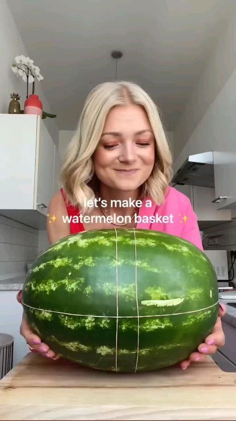 Watermelon Basket, Make Smoothies, Fruit Platter Designs, Amazing Food Hacks, Decorações Com Comidas, Amazing Food Decoration, Food Content, Food Carving, Easy Food Art