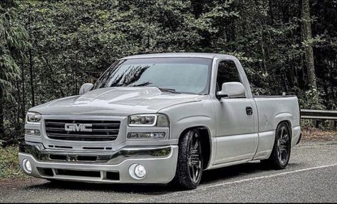 Gmc Dropped Trucks, Chevy Trucks Lowered, Low Trucks, Street Truck, Chevy Suv, Single Cab Trucks, Chevy Trucks Silverado, Muscle Truck, Dropped Trucks