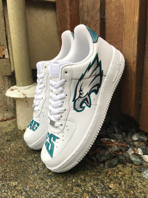 Philadelphia Eagles Shoes, Eagles Philadelphia, Custom Af1, Material Things, Eagles Fans, Custom Nike Shoes, Shoe Crafts, Custom Air Force 1, Custom Ideas