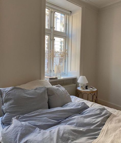 Blue Sheets, Minimalist Room, Aesthetic Rooms, Dreamy Room, Cozy Room, Room Inspiration Bedroom, Room Ideas Bedroom, Aesthetic Bedroom, Dream Rooms