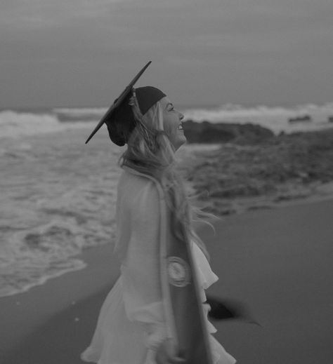 Graduation Photos Beach, Non Traditional Grad Photos, Candid Graduation Pictures, Non Traditional Graduation Pictures, Beach Graduation Pictures, Lake Senior Pictures, Graduation Inspiration, College Grad Pictures, Senior Photography Inspiration