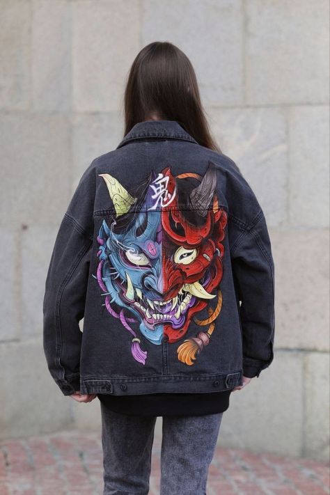 Denim Jacket Diy Paint, Jacket Painting, Jeans Drawing, Diy Denim Jacket, Painted Clothes Diy, Custom Denim Jacket, Hand Painted Denim Jacket, Denim Art, Painted Denim Jacket