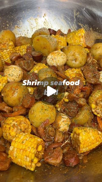 Inexpensive Seafood Recipes, Shrimp Boil In Crock Pot, Seafood Boil Videos, Shrimp Boil Seasoning Recipe, Boiling Shrimp, Easy Seafood Boil, Shrimp Boil Seasoning, Crockpot Dressing, Boiled Shrimp